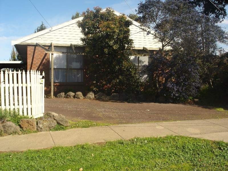 12 Poplar Court, Belmont VIC 3216