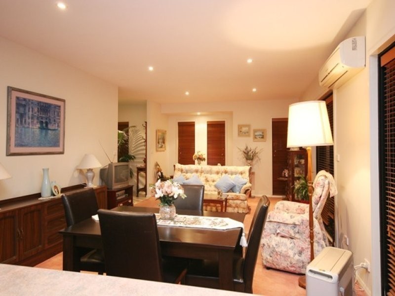 132 Hopetoun Circuit, Yarralumla ACT 2600