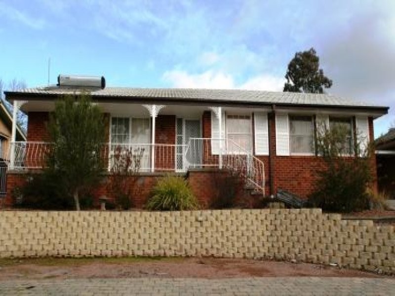 140 Burinjuck Crescent, Duffy ACT 2611