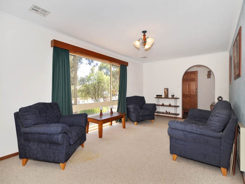 11 Kneebone Street, Bonython ACT 2905