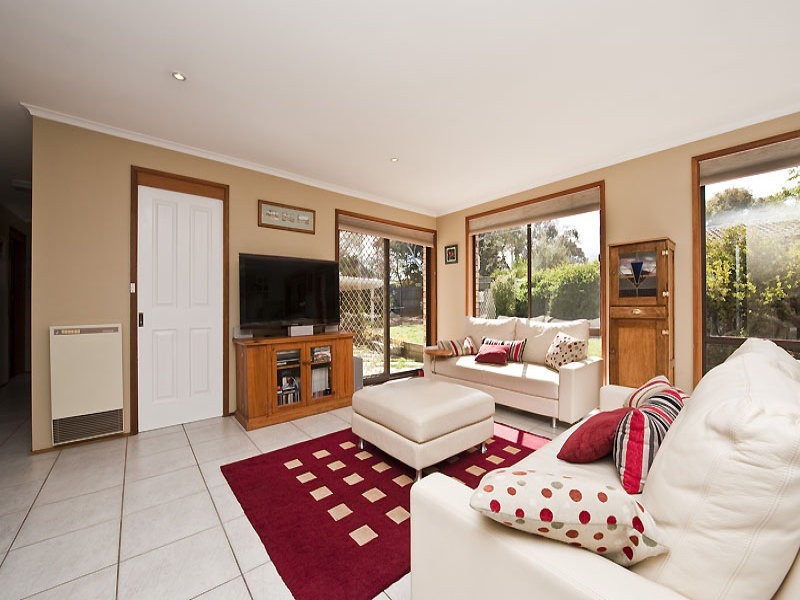 42 Fisken Crescent, Kambah ACT 2902