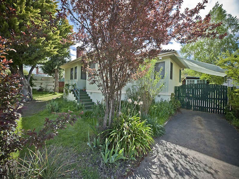 26 Gormanston Crescent, Deakin ACT 2600