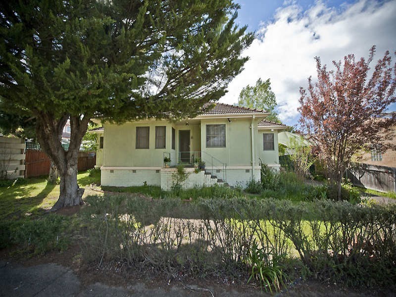 26 Gormanston Crescent, Deakin ACT 2600