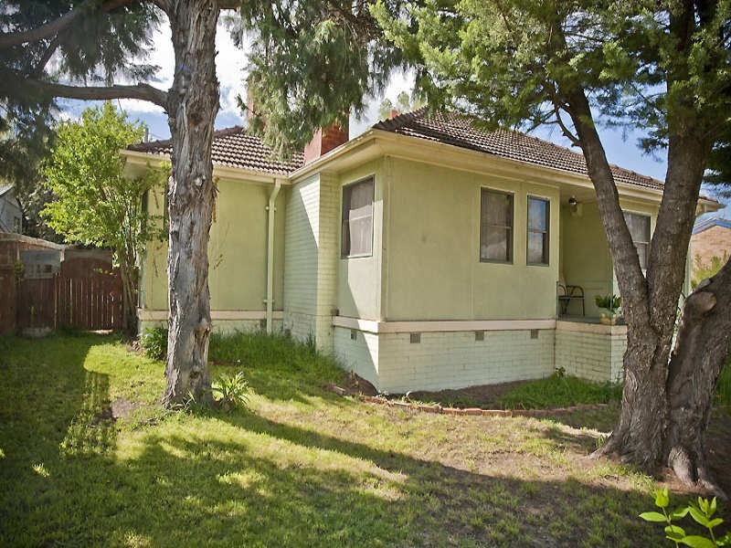 26 Gormanston Crescent, Deakin ACT 2600