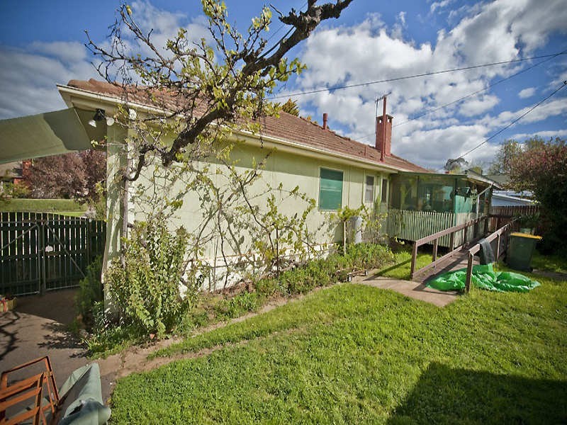 26 Gormanston Crescent, Deakin ACT 2600