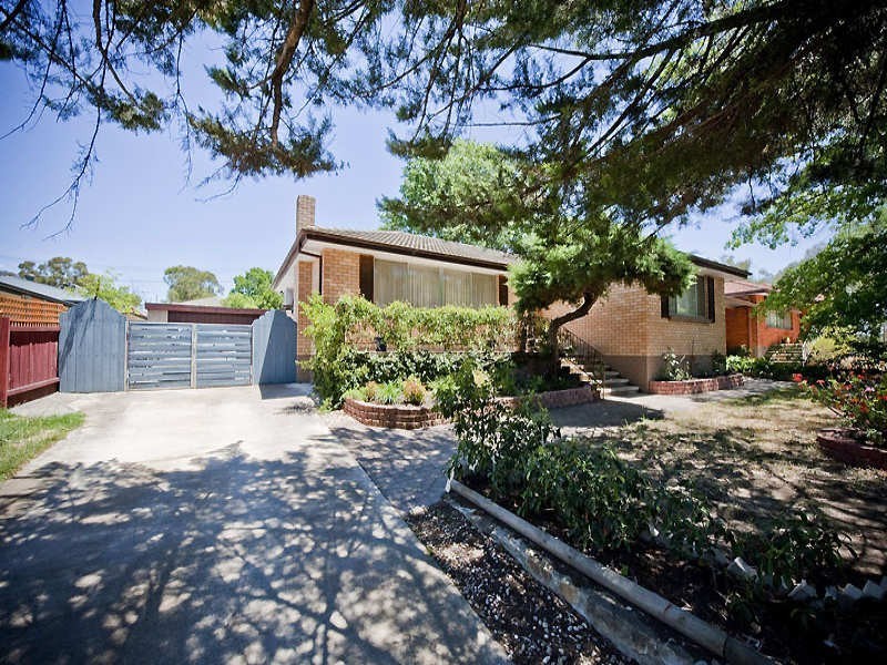 16 McNamara Street, Pearce ACT 2607