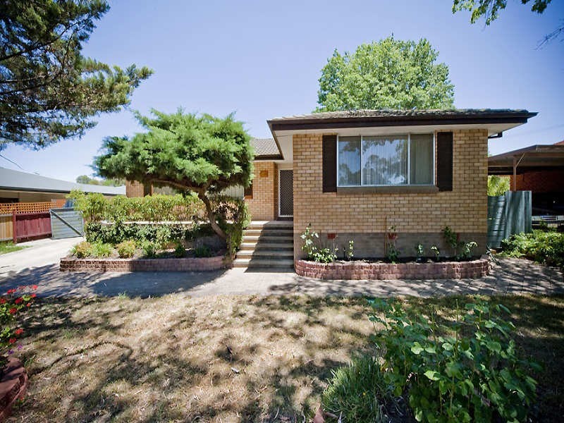 16 McNamara Street, Pearce ACT 2607