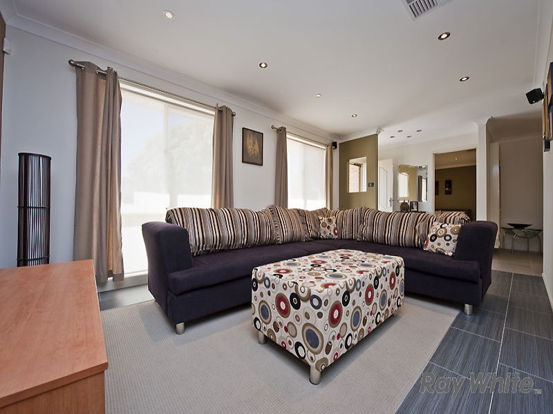 48 Mina Wylie Crescent, Gordon ACT 2906