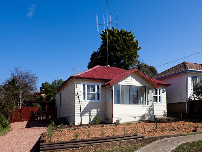 55 The Crescent, Queanbeyan NSW 2620