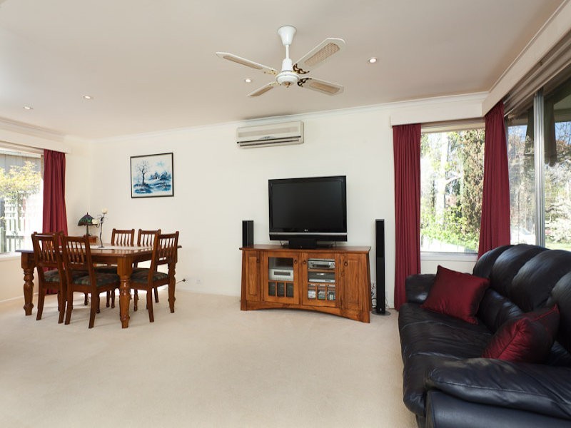 12 Wallis Place, Spence ACT 2615