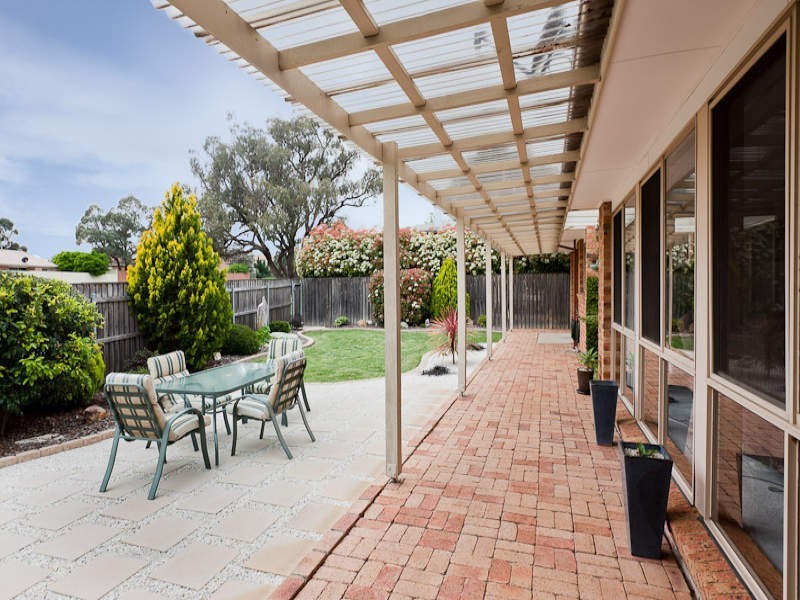 14 Snow Gum Place, Jerrabomberra NSW 2619