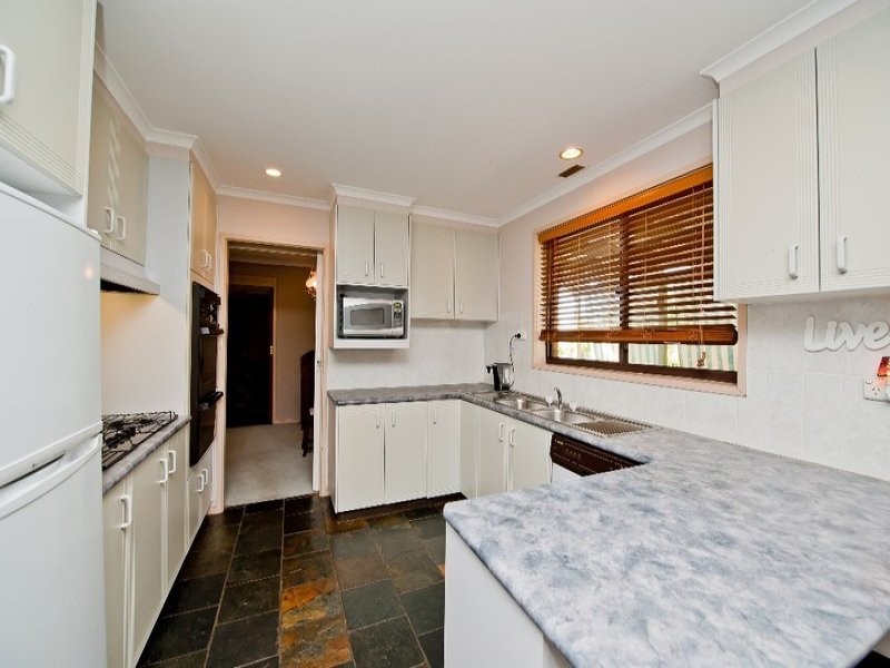 17 Meston Place, Fadden ACT 2904