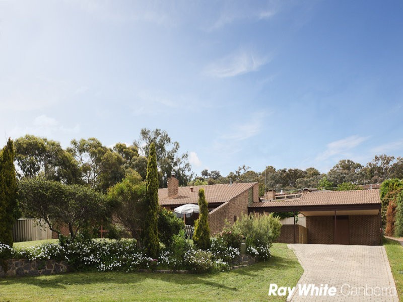 18 Crampton Place, Fadden ACT 2904