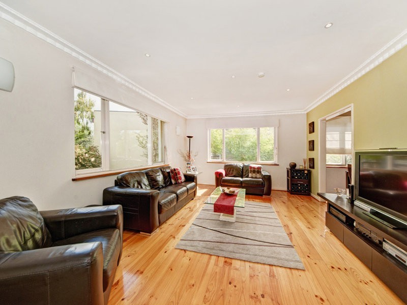 12 Leane Street, Hughes ACT 2605