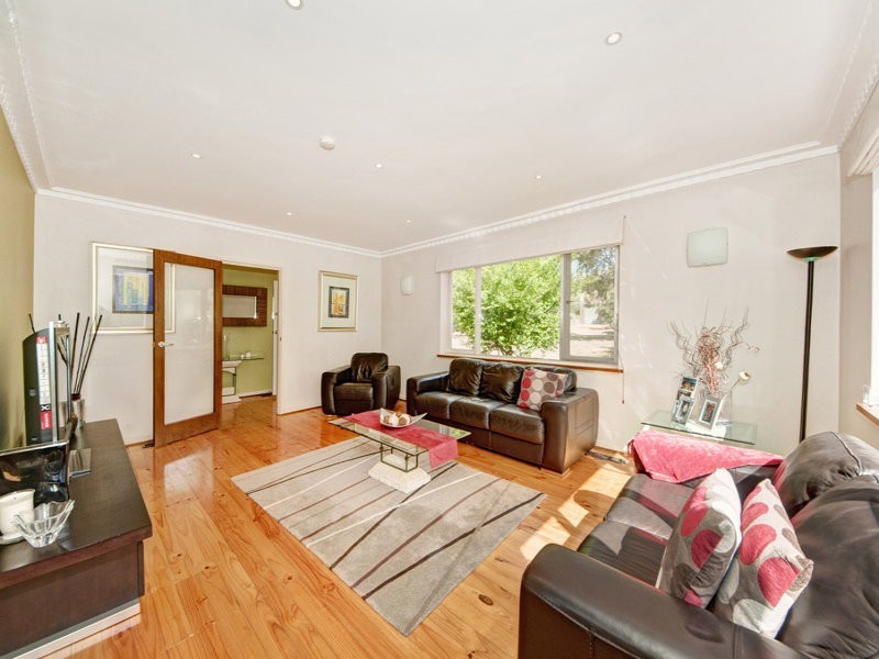 12 Leane Street, Hughes ACT 2605