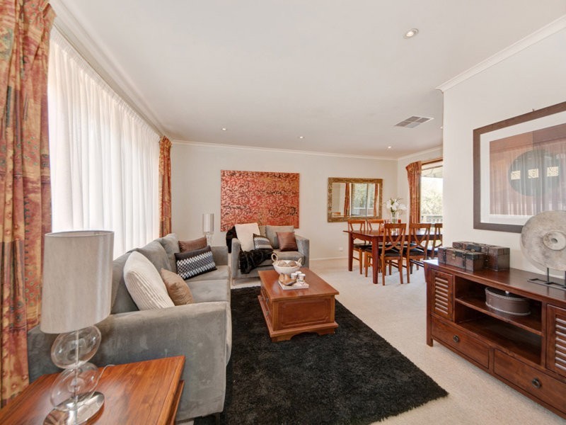 24 Bertram Street, Fadden ACT 2904