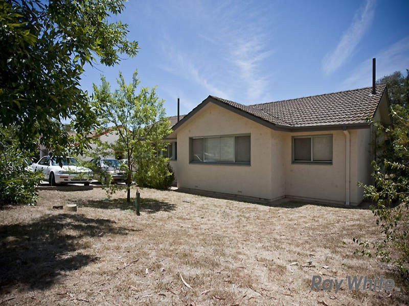 9 Debenham Street, Mawson ACT 2607