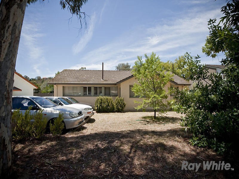 9 Debenham Street, Mawson ACT 2607