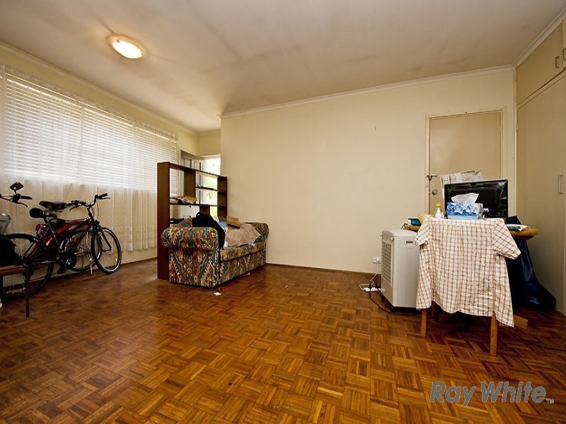 9 Debenham Street, Mawson ACT 2607