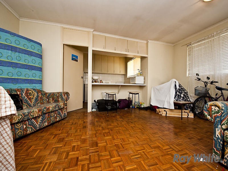 9 Debenham Street, Mawson ACT 2607