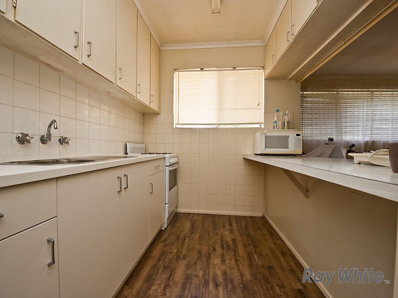 9 Debenham Street, Mawson ACT 2607