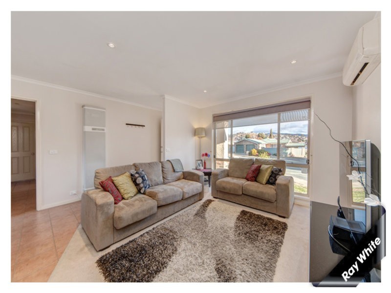 18 Larkin Close, Gordon ACT 2906