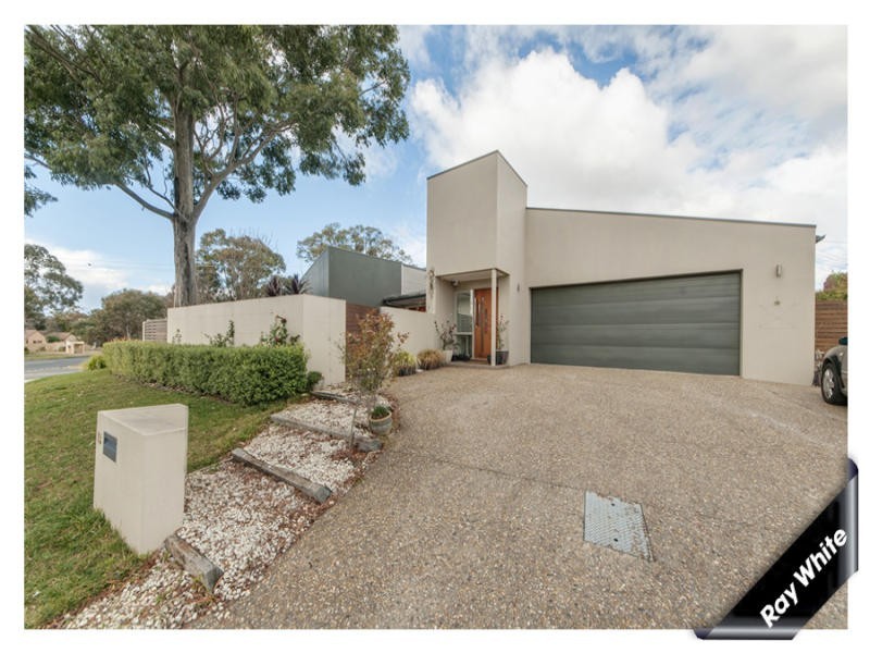 13 Hodgson Crescent, Pearce ACT 2607