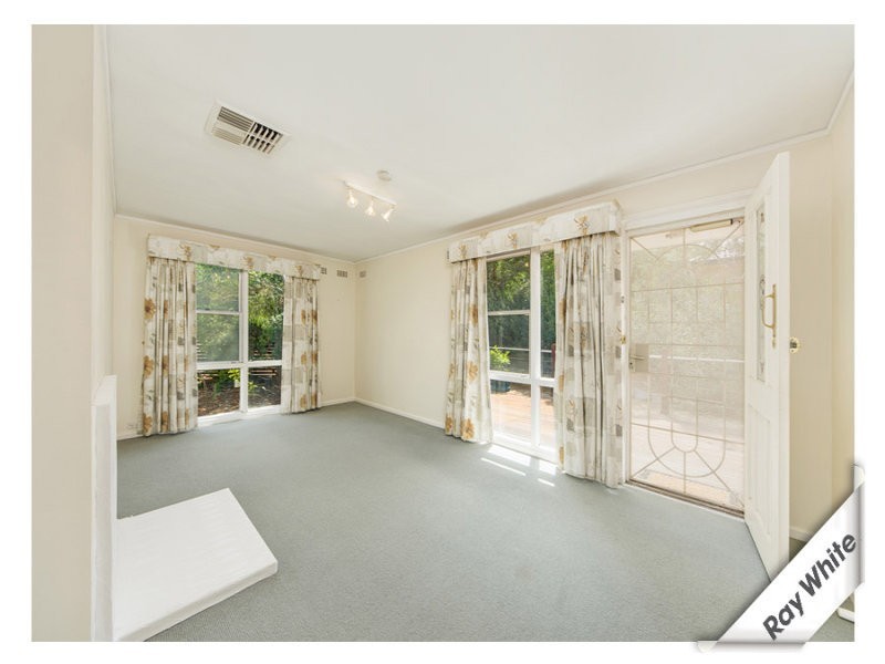 36 Kitchener Street, Hughes ACT 2605