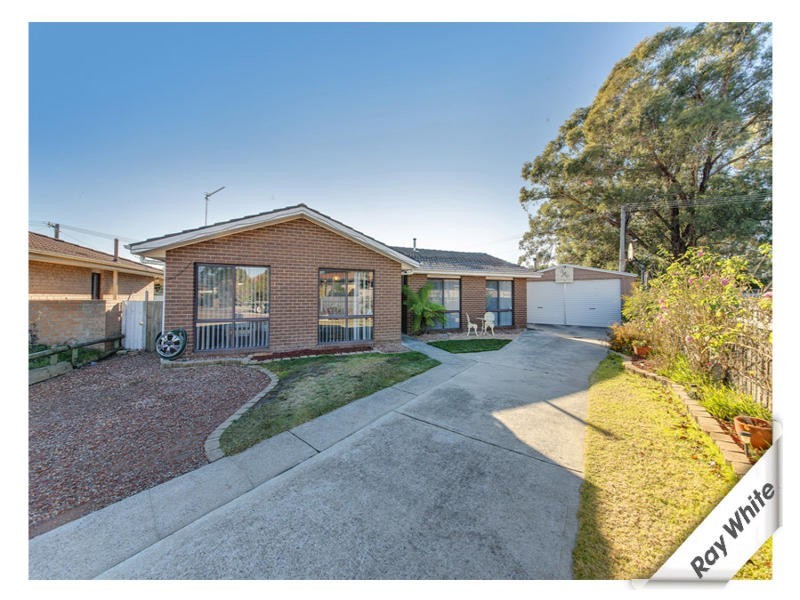 15 Muir Close, Isabella Plains ACT 2905