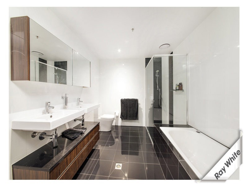 1601/240 ‘Manhattan on the Park’ Bunda Street, City ACT 2601