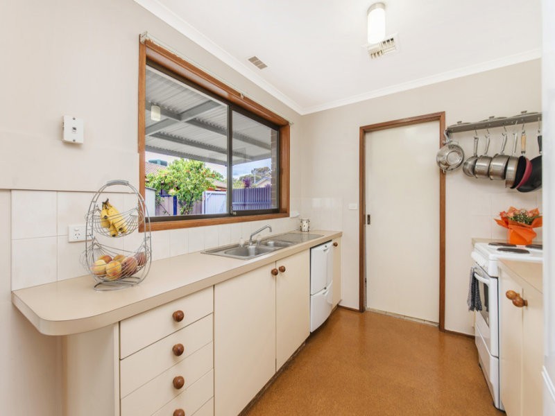 16 Australie Close, Gilmore ACT 2905