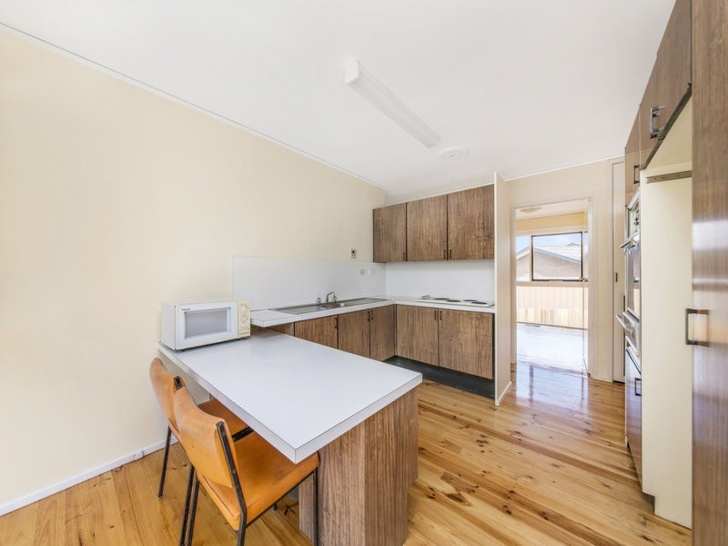 8 Olliff Place, Farrer ACT 2607