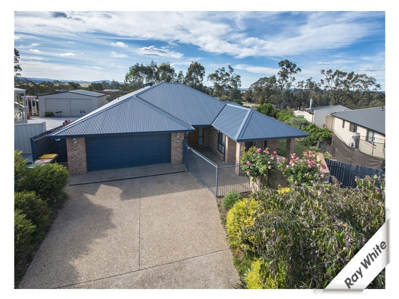 6 Colverwell Crescent, Jerrabomberra NSW 2619