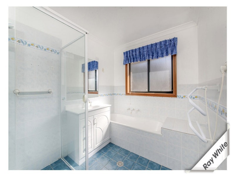 6 Colverwell Crescent, Jerrabomberra NSW 2619