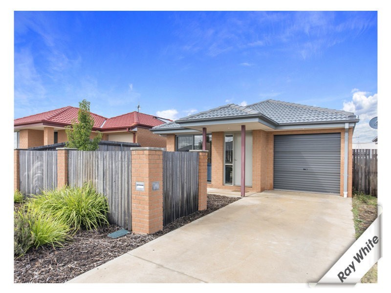 172 Macfarlane Burnett Avenue, Macgregor ACT 2615