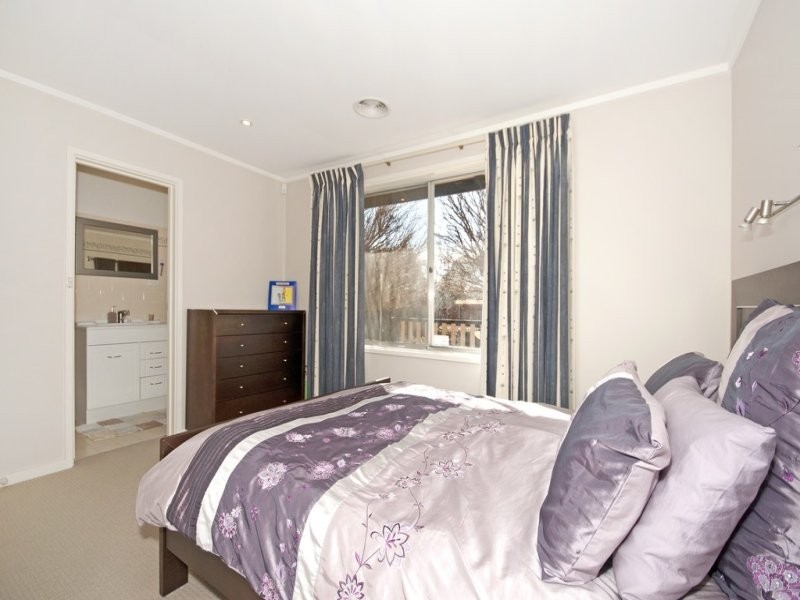 29 Hawkesbury Crescent, Farrer ACT 2607