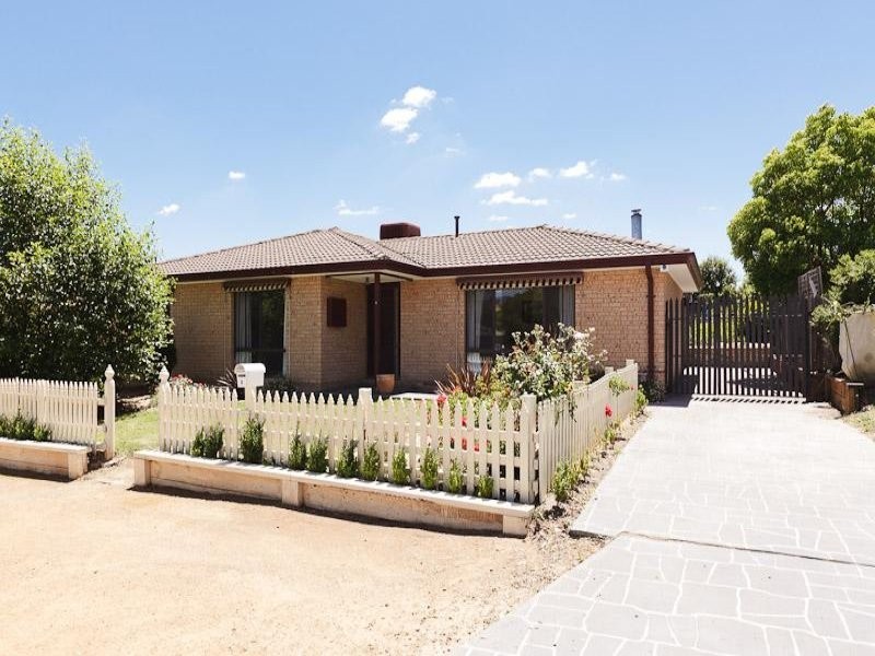 4 Bartels Place, Banks ACT 2906