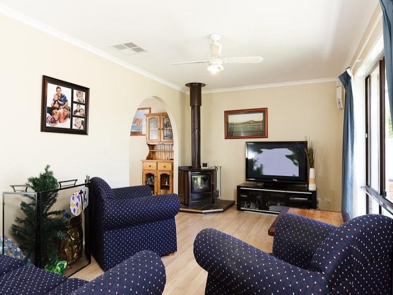4 Bartels Place, Banks ACT 2906