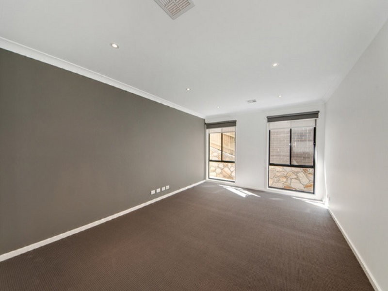 15 Macandie Street, Casey ACT 2913