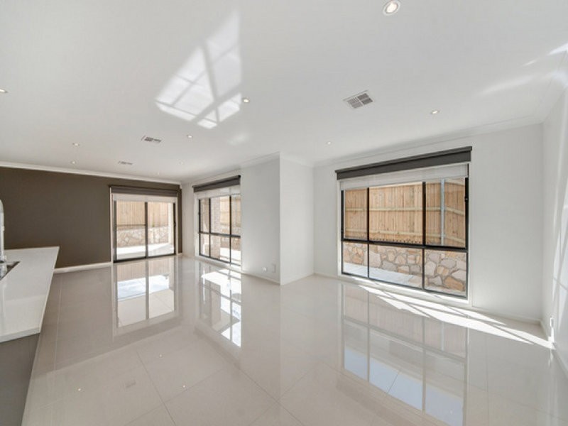 15 Macandie Street, Casey ACT 2913