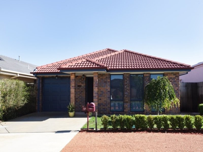 17 Ruth Bedford Street, Franklin ACT 2913