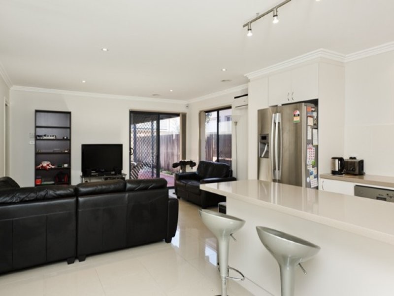17 Ruth Bedford Street, Franklin ACT 2913