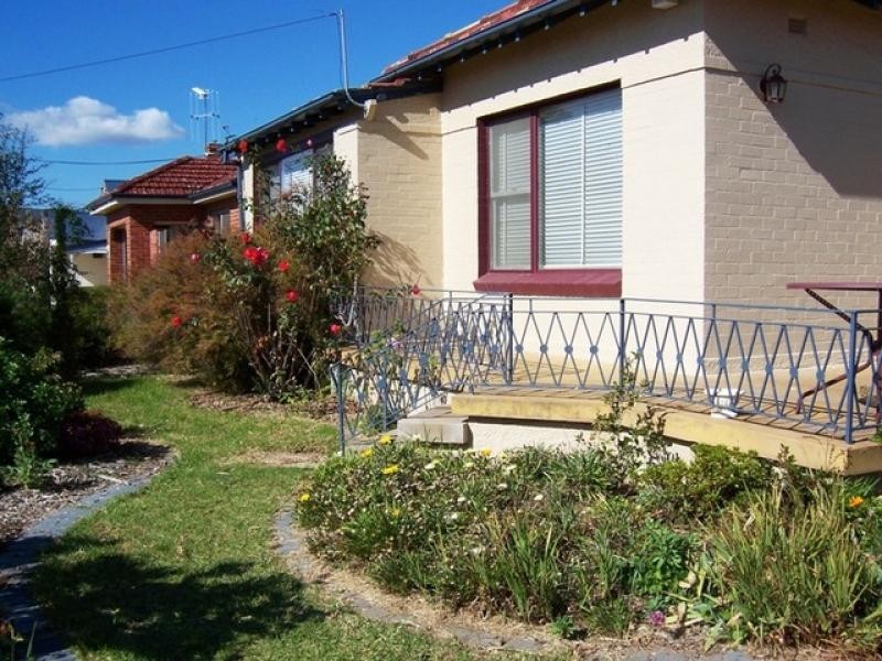 12 West Avenue, Queanbeyan NSW 2620