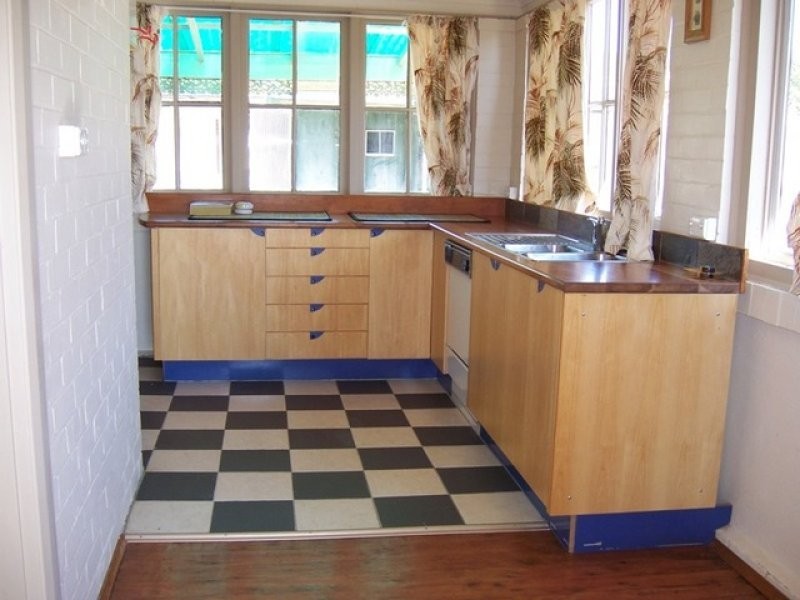 12 West Avenue, Queanbeyan NSW 2620