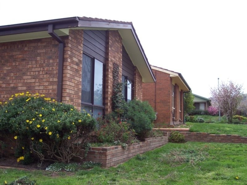 27 Thomas Hart Street, Banks ACT 2906