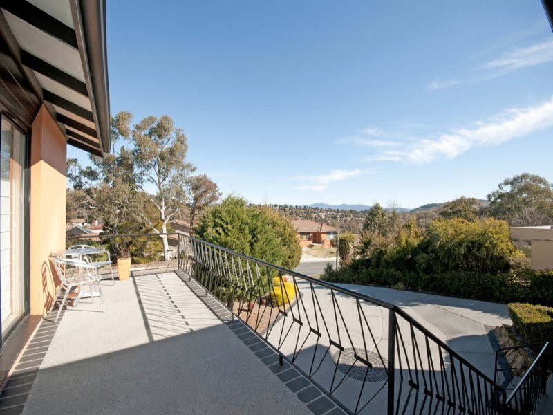 29 Hawkesbury Crescent, Farrer ACT 2607