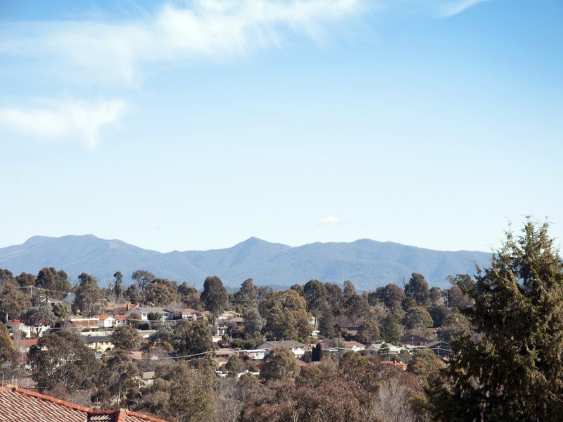 29 Hawkesbury Crescent, Farrer ACT 2607