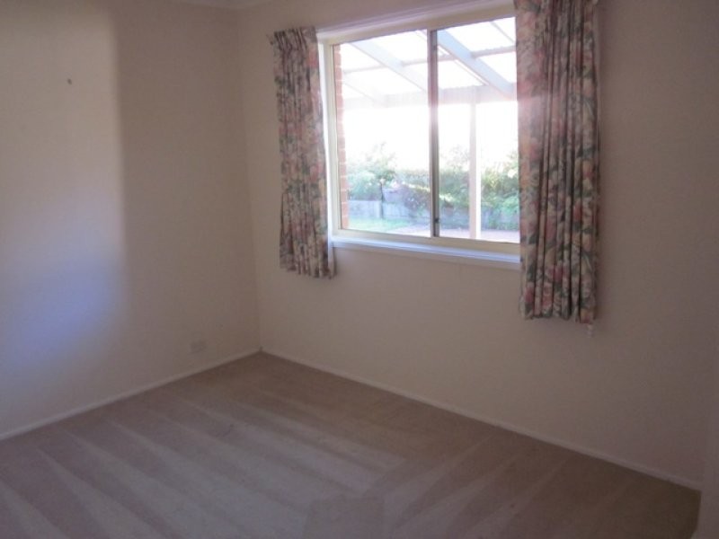 5 Whitford Place, Conder ACT 2906