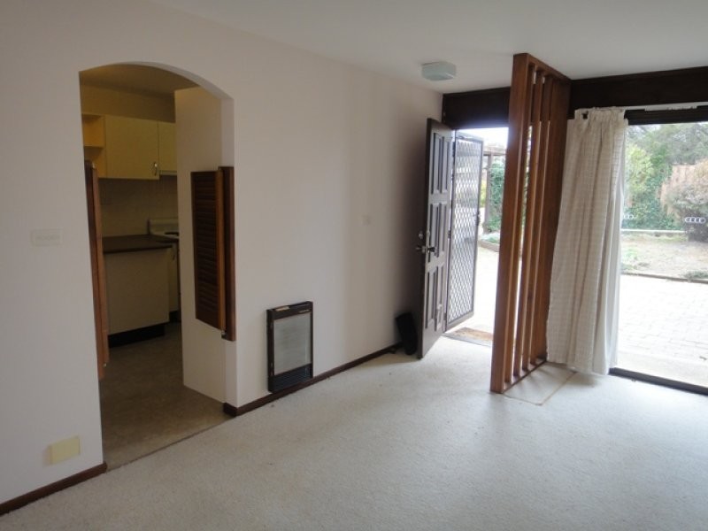 27 Goddard Crescent, Holt ACT 2615