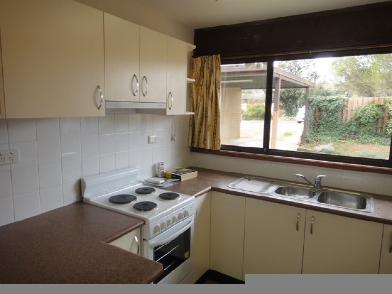 27 Goddard Crescent, Holt ACT 2615